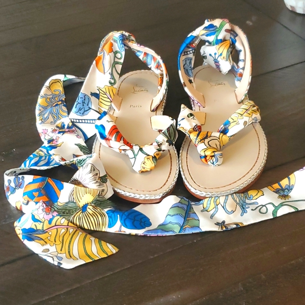 Louboutin Spetsos Flat Crepe Satin Botanique